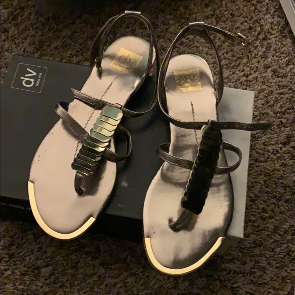 DV sandals